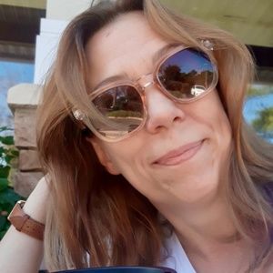 Meet your Posher, Angela